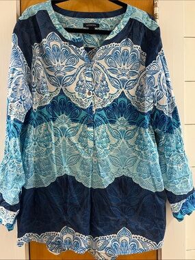 Lands' End Blue Ombre Floral Henley Tunic